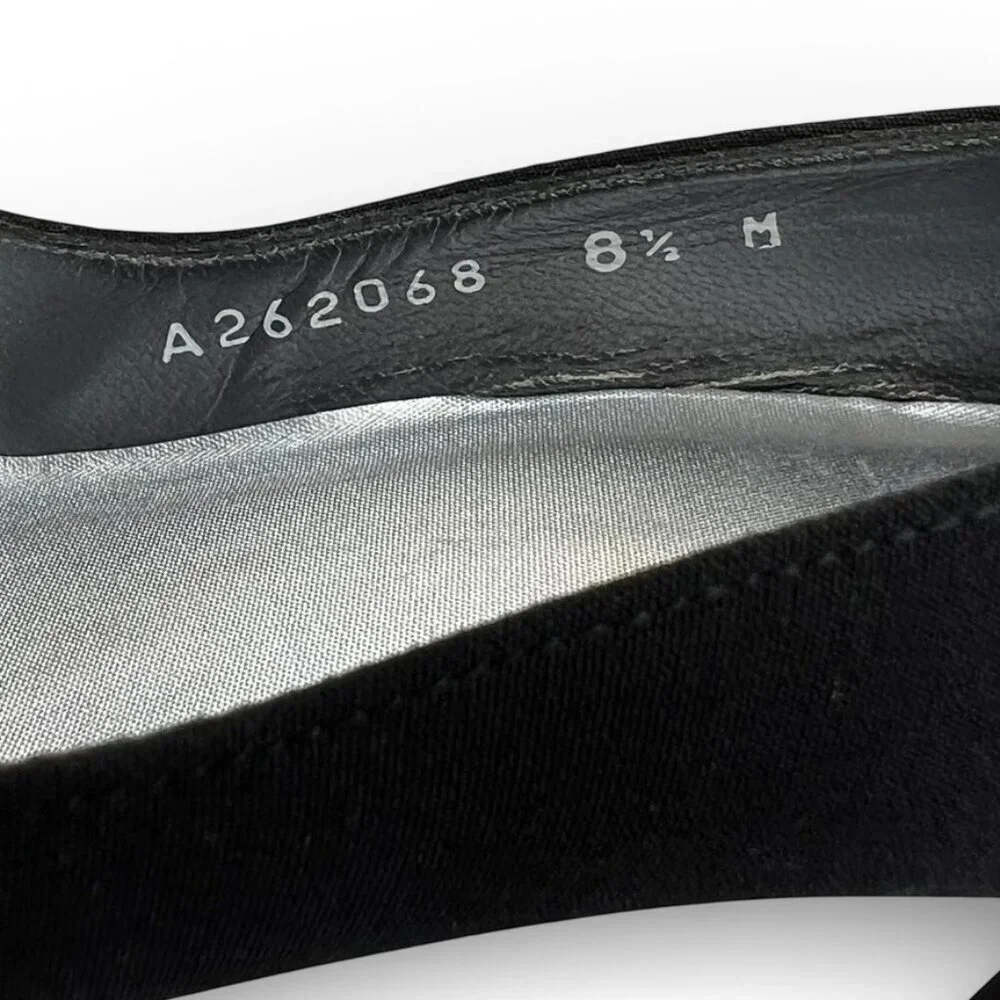 STUART WEITZMAN Vintage Y2K Black Crepe Pointed Toe Pumps 3” Heel Classic